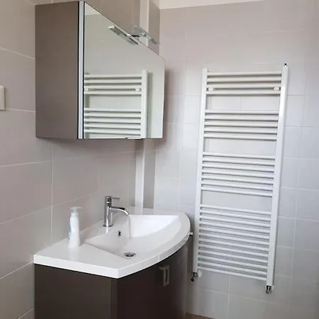 Casa Ellie - Con Giardino E Posto Auto Privati Grado