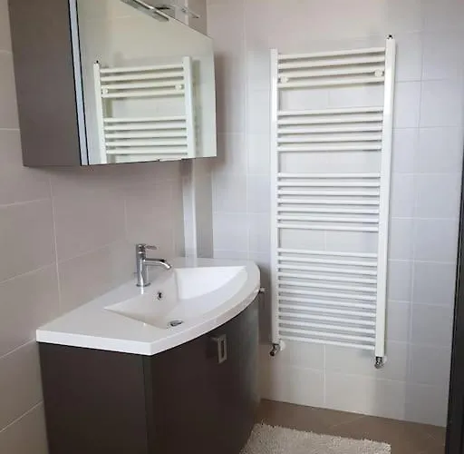 בית נופש Casa Ellie - Con Giardino E Posto Auto Privati *