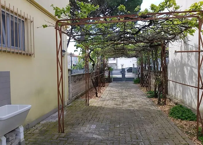 בית נופש Casa Ellie - Con Giardino E Posto Auto Privati