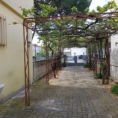 Holiday home Casa Ellie - Con Giardino E Posto Auto Privati