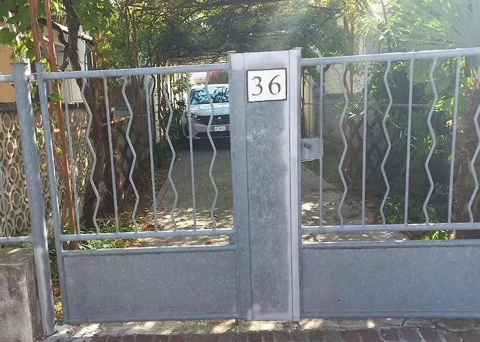 Casa Ellie - Con Giardino E Posto Auto Privati غرادو